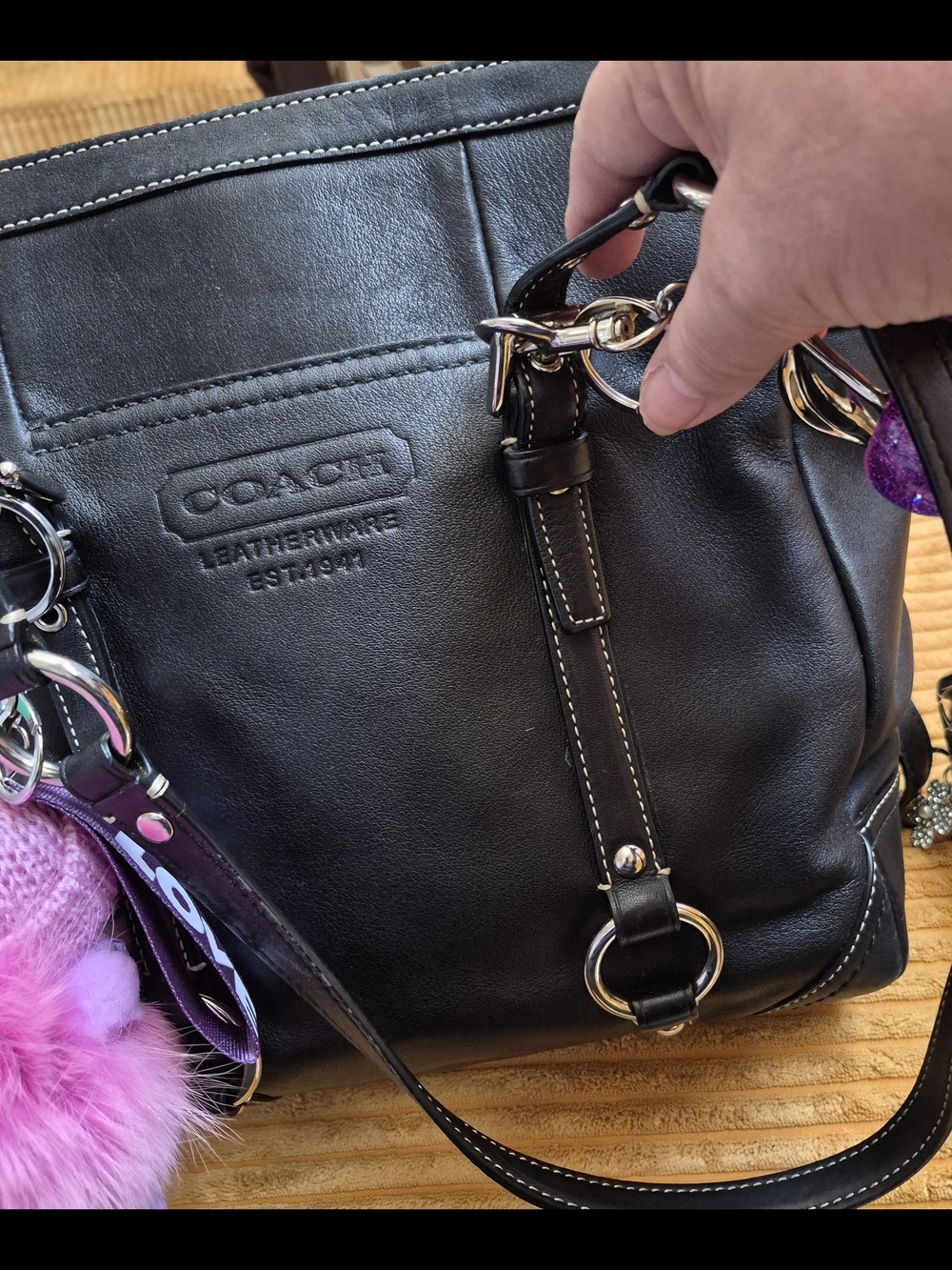 Coach F12343 "Gallery East West" fully zippered Tote/Shoulder Bag W/ Turnlocks - Picture 4 of 16